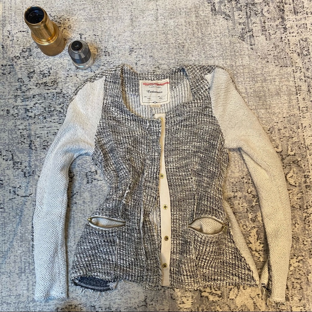 Anthropologie White, Black and Gold Knit Blazer in Size Small.